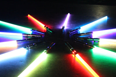 Quelles sont les couleurs des sabres laser, qu'est-ce qu'elles signifient et laquelle me convient le mieux ?