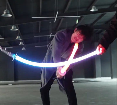 Quanto è davvero forte una spada laser Neopixel [video del test di resistenza + confronto con baselit].